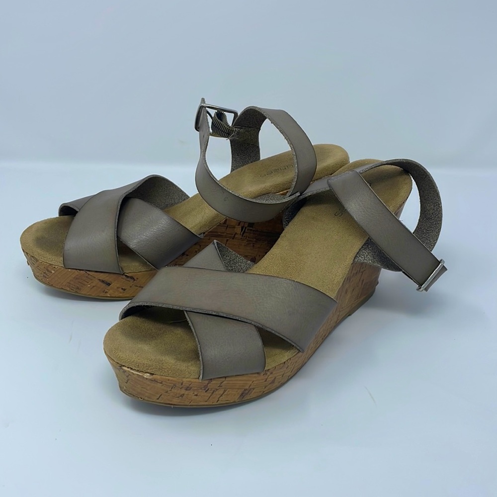 Women’s Wedge Heels Size 8